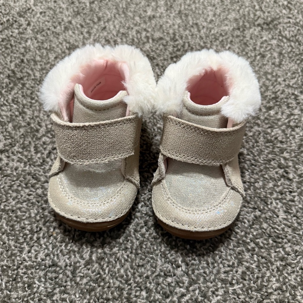 Stride Rite Soft Motion Mateo Boots in Champagne Size 3.5